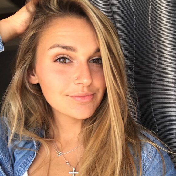 Meet your Posher, Makendra - Picture 1 of 1